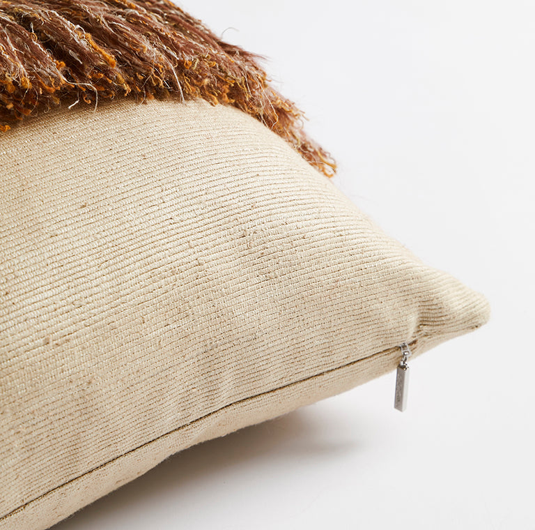 de Le Cuona | Jungle Silk Cushion with Textured Fringe – Sugarcane