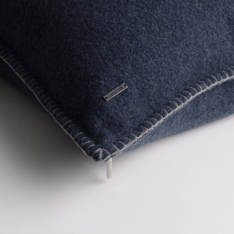 de Le Cuona | Merino Cushion with Blanket Stitch – Ocean