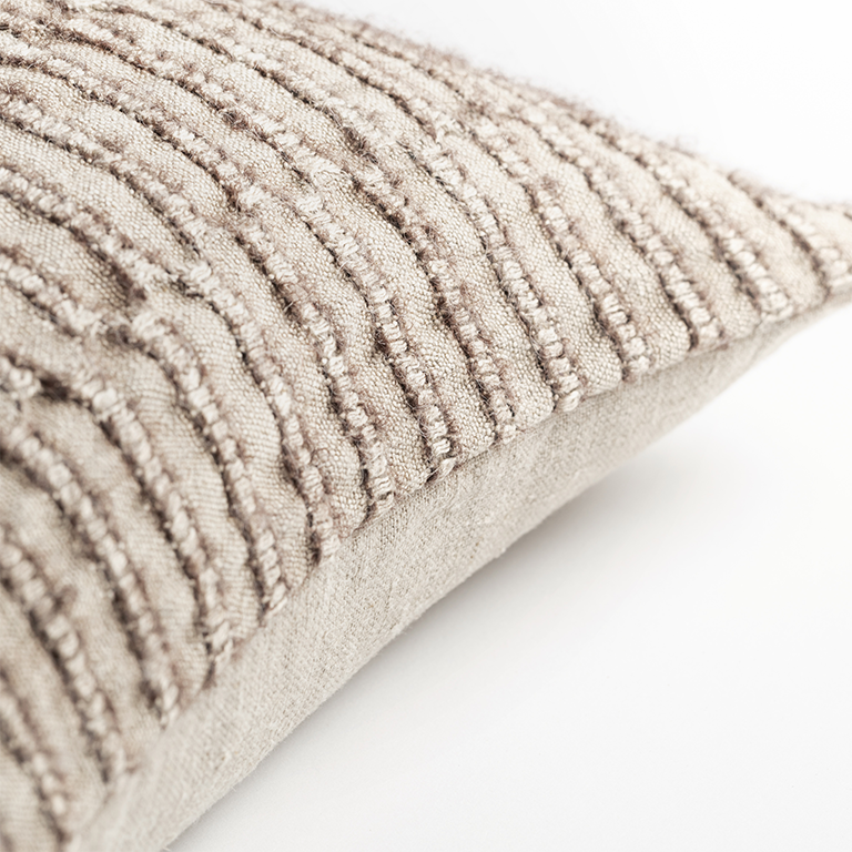 de Le Cuona | Nara Panel Cushion – Thistle