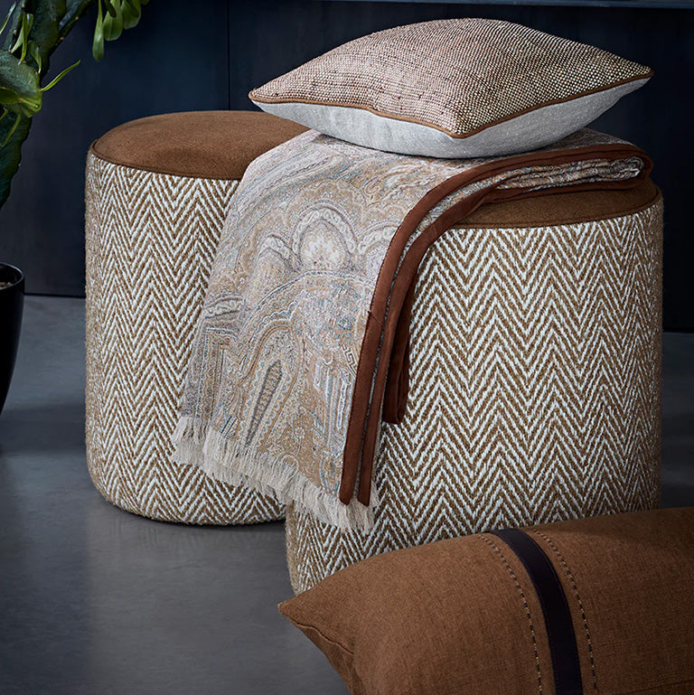 de Le Cuona | Victoria Throw with Fringe and Suede Edge – Antique Gold