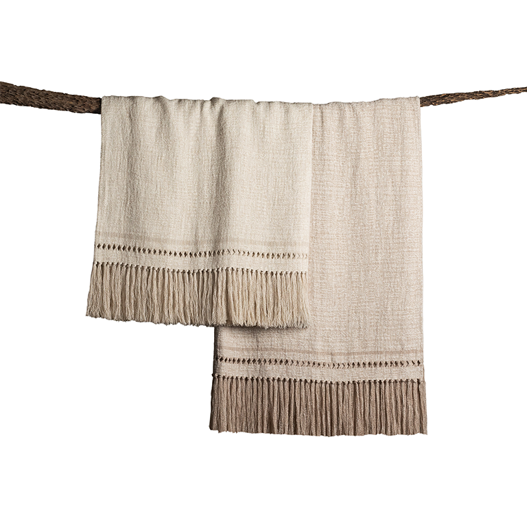 de Le Cuona | Petra Bed Throw with Diamond Detailing – Alabaster