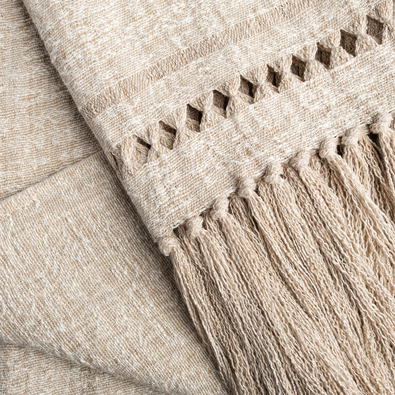 de Le Cuona | Petra Bed Throw with Diamond Detailing – Rose City