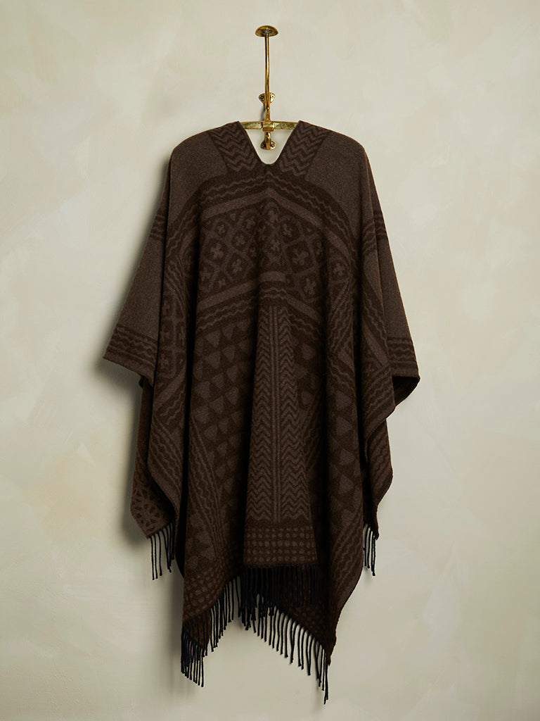 de Le Cuona | Rambler Llama Poncho – Chestnut