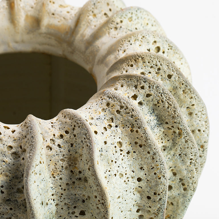 de Le Cuona | Reef Ceramic Vase Medium – White