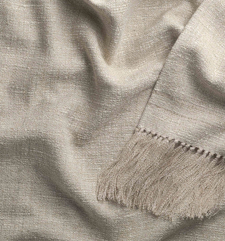 de Le Cuona | Rogue Throw with Hand Knotted Tassels – Frontier