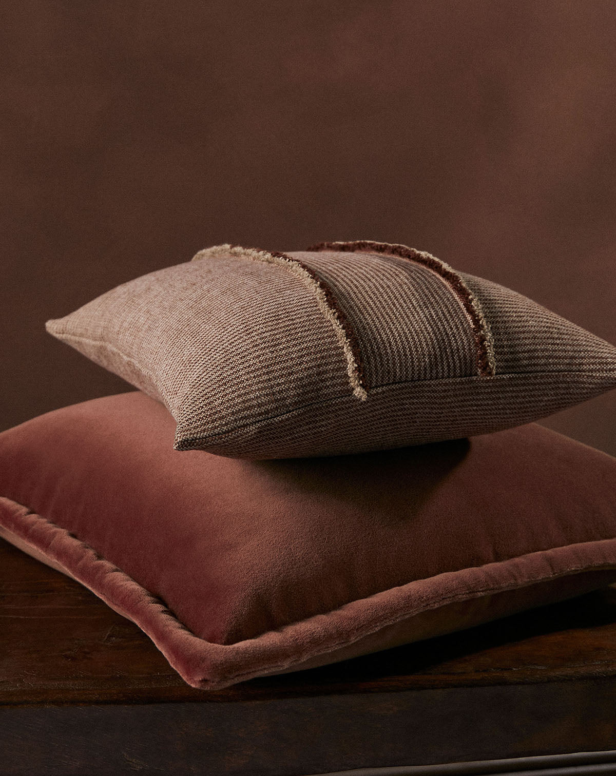 de Le Cuona | Salopette Cushion with Fringed Panels – Maroon