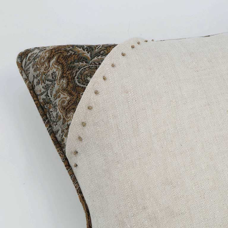 de Le Cuona | Seed Linen Cushion with Embroidery Detail – Poppy