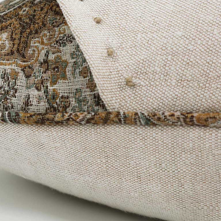 de Le Cuona | Seed Linen Cushion with Embroidery Detail – Poppy