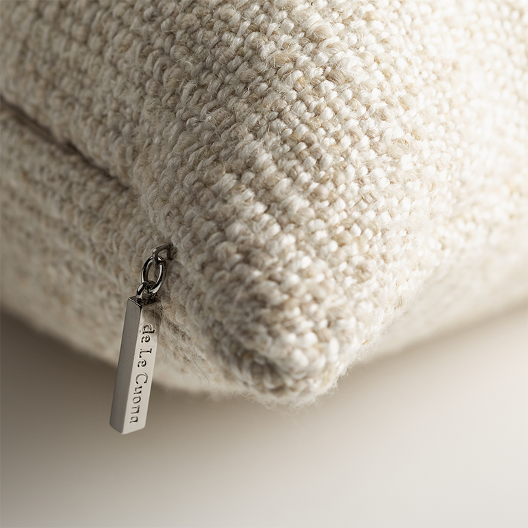 de Le Cuona | Strata Cushion with Fringe Detail – Pampas