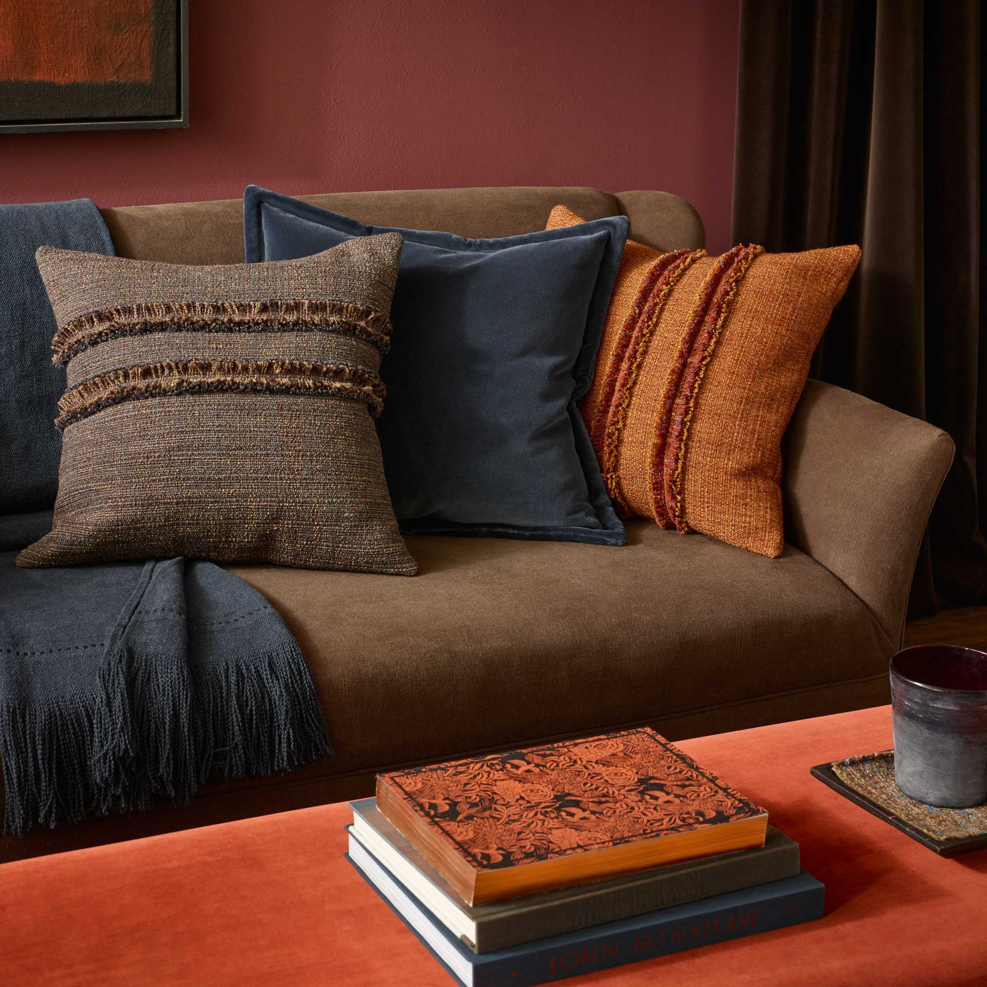 de Le Cuona | Strata Cushion with Fringe Detail – Granite