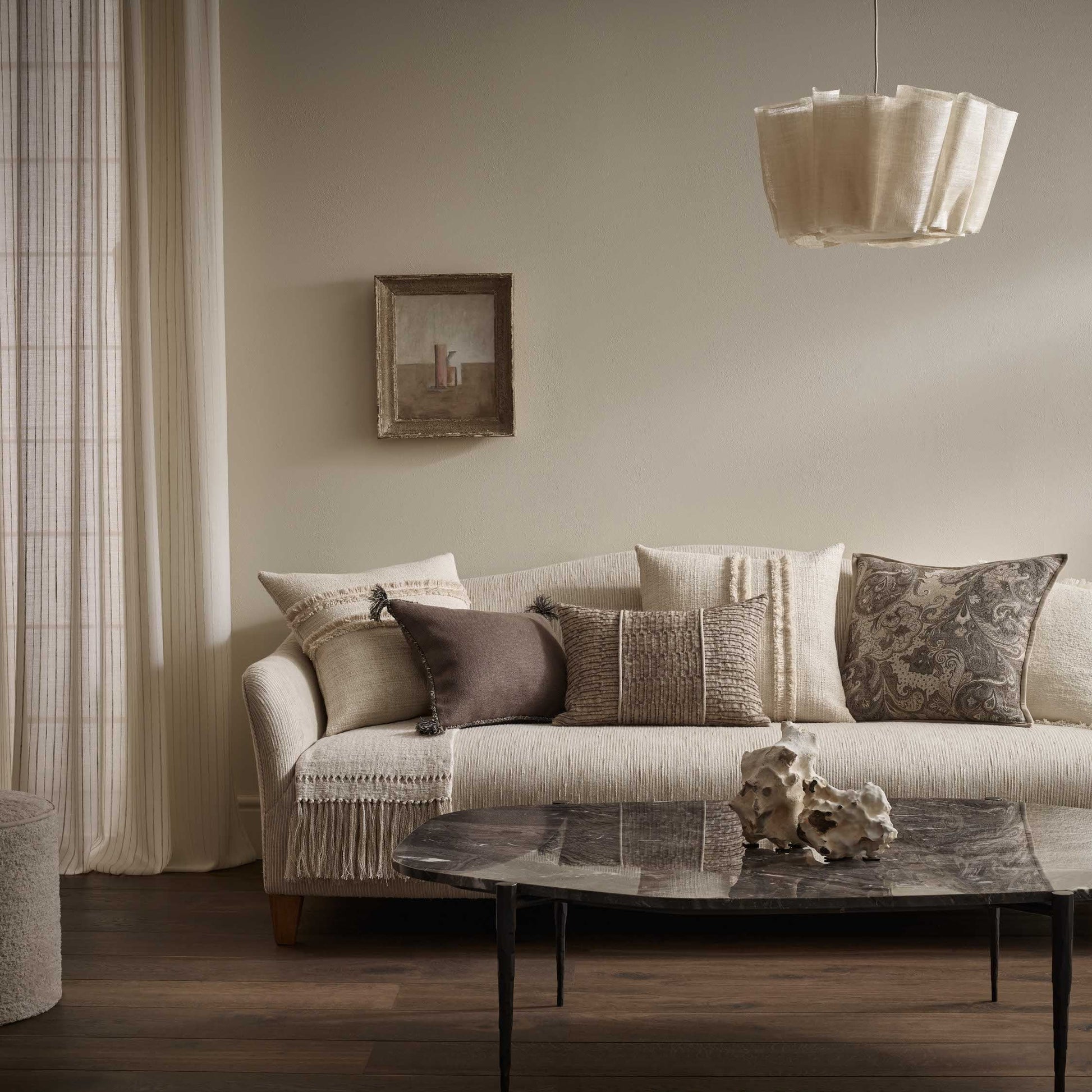 de Le Cuona | Elizabeth Paisley Cushion with Suede Trim – Cygnet