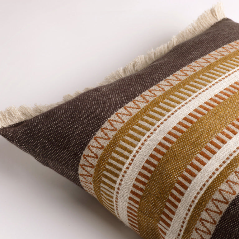 de Le Cuona | Striped Linen Cushion – Clove
