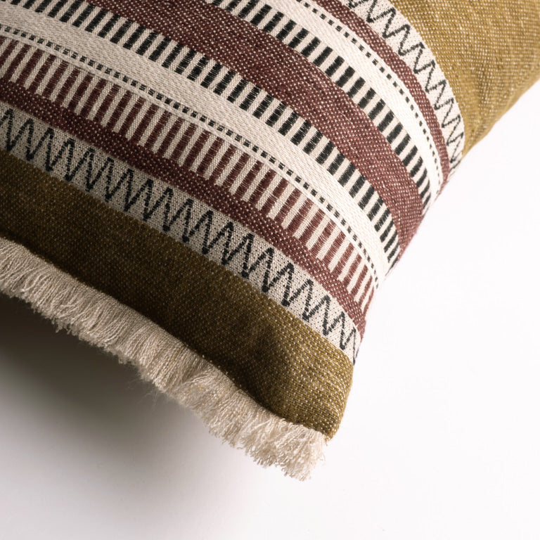 de Le Cuona | Striped Linen Cushion – Olive