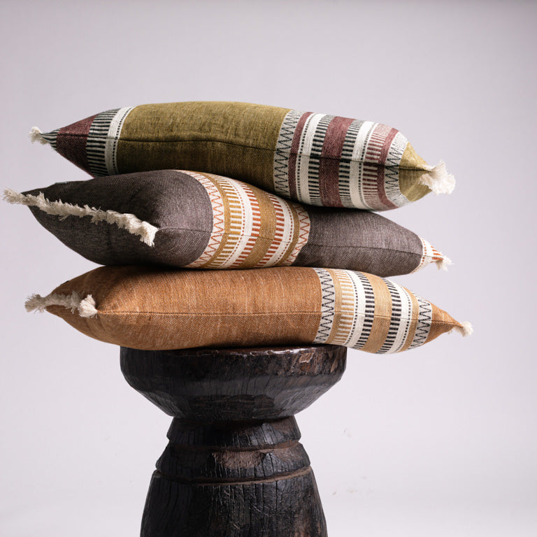de Le Cuona | Striped Linen Cushion – Olive