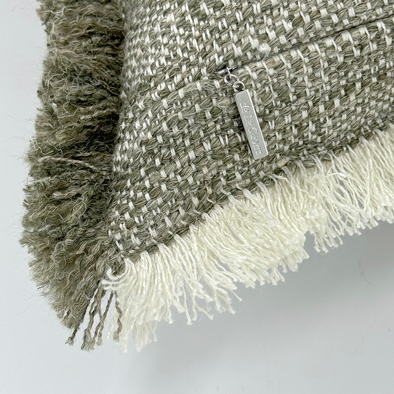de Le Cuona | Tatami Cushion with Fringe – Tea