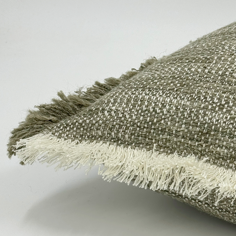 de Le Cuona | Tatami Cushion with Fringe – Tea