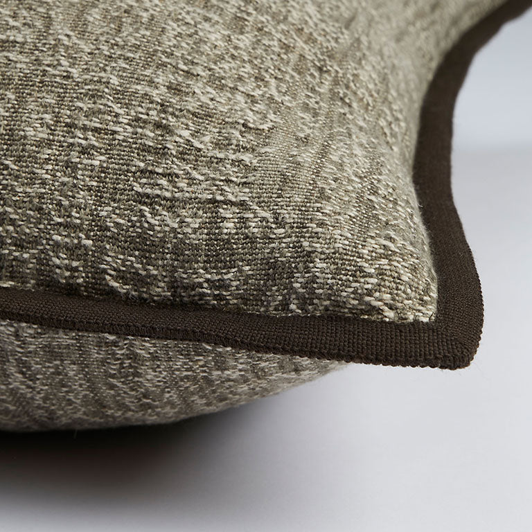 de Le Cuona | Tribal Linen Cushion with Wool Binding – Silt