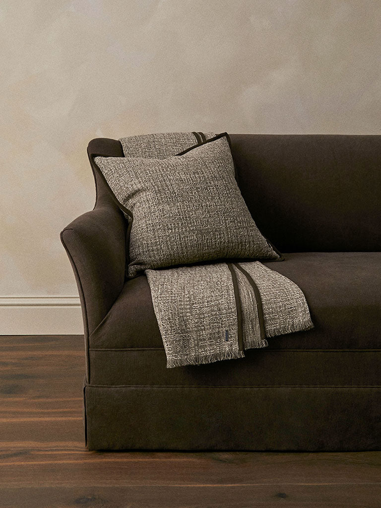 de Le Cuona | Tribal Linen Throw with Wool Binding – Silt