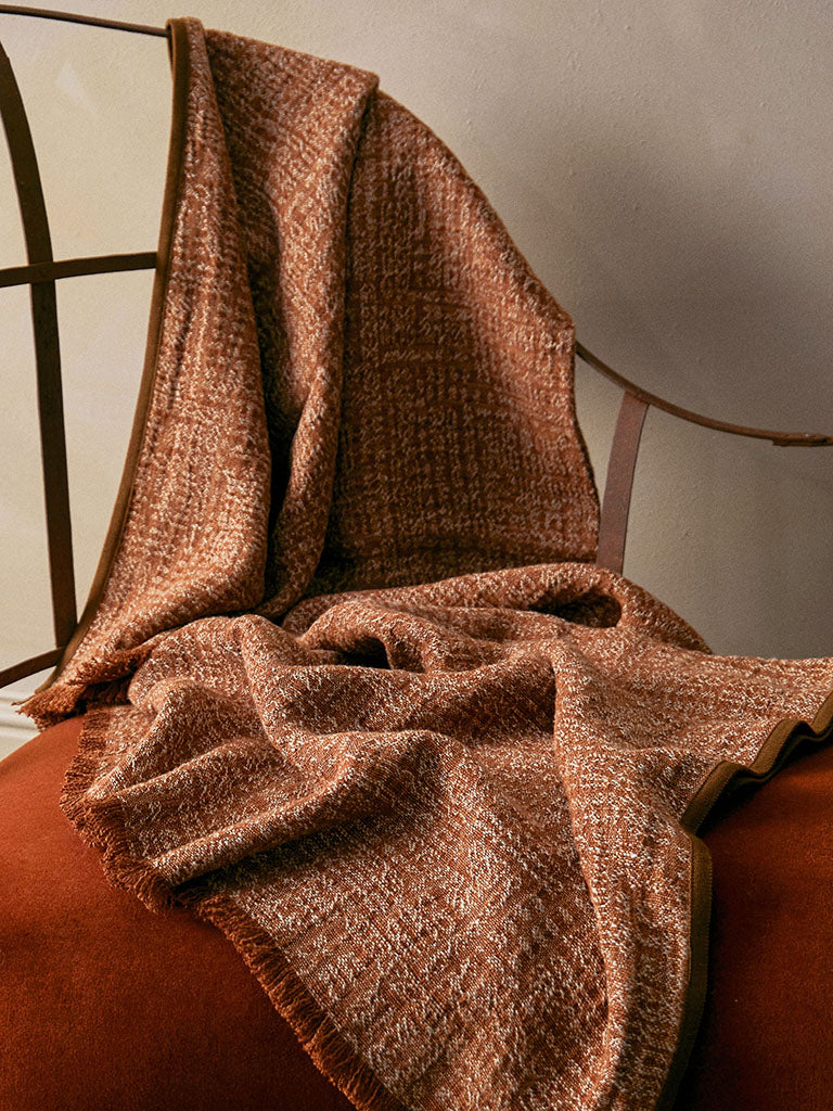 de Le Cuona | Tribal Linen Throw with Wool Binding – Earth