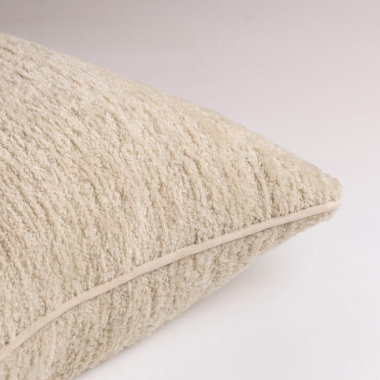 de Le Cuona | Tundra Wool Cushion with Suede Trim – Ash