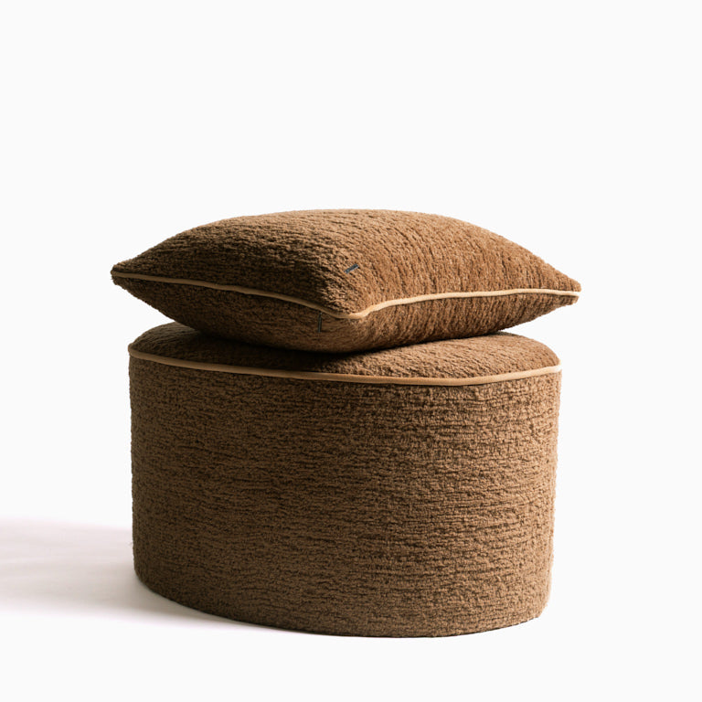de Le Cuona | Tundra Wool Cushion with Suede Trim – Walnut