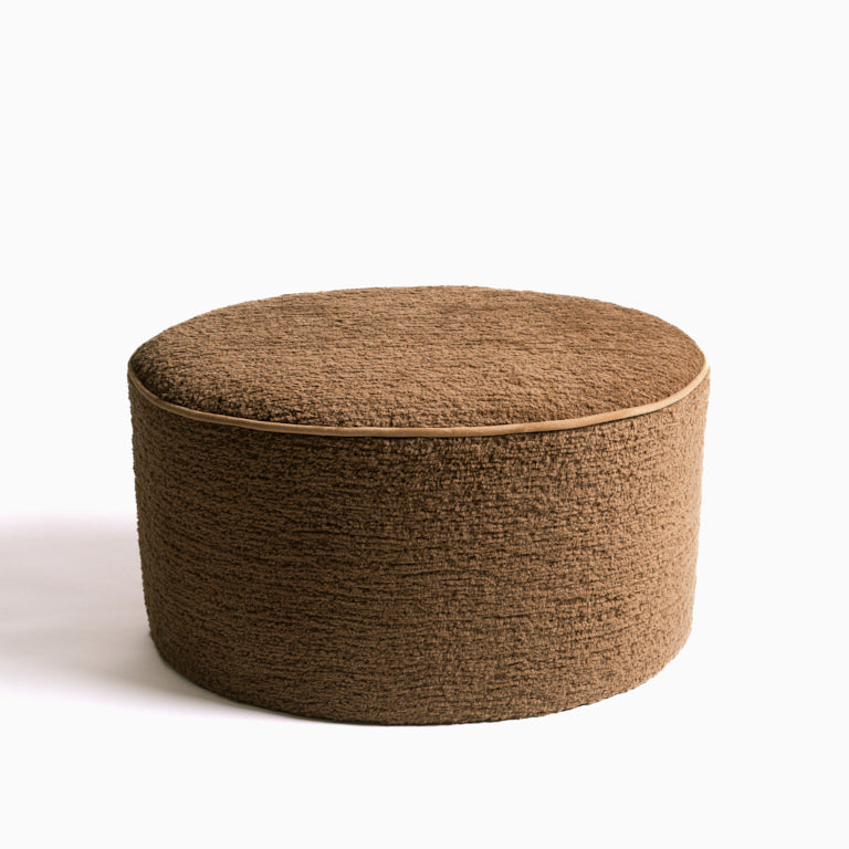 de Le Cuona | Tundra Wool Ottoman – Walnut