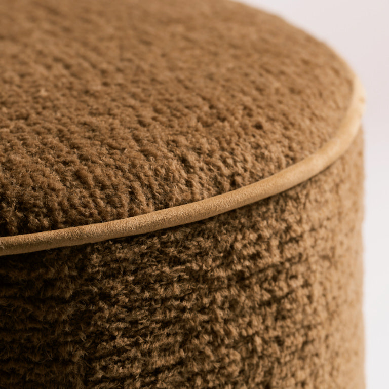 de Le Cuona | Tundra Wool Ottoman – Walnut