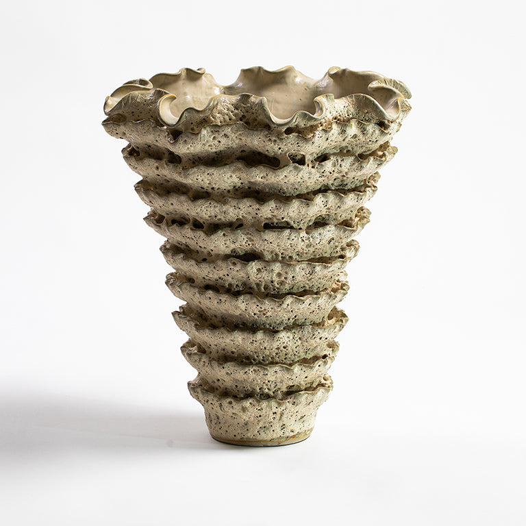 de Le Cuona | Urchin Ceramic Vase Large – White