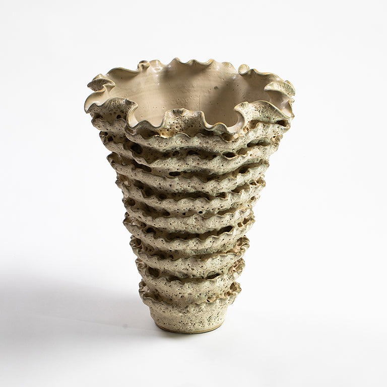 de Le Cuona | Urchin Ceramic Vase Large – White