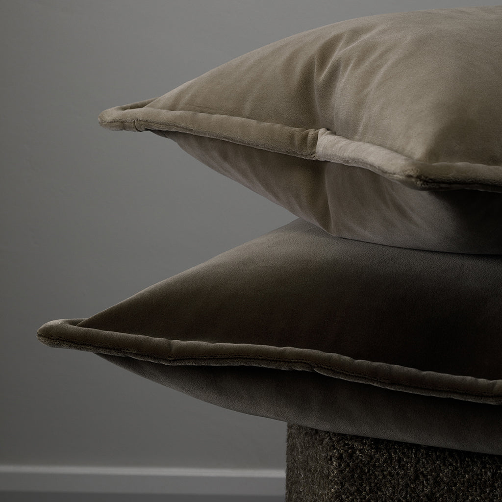 de Le Cuona | Vienna Sofa Cushion – Charleston