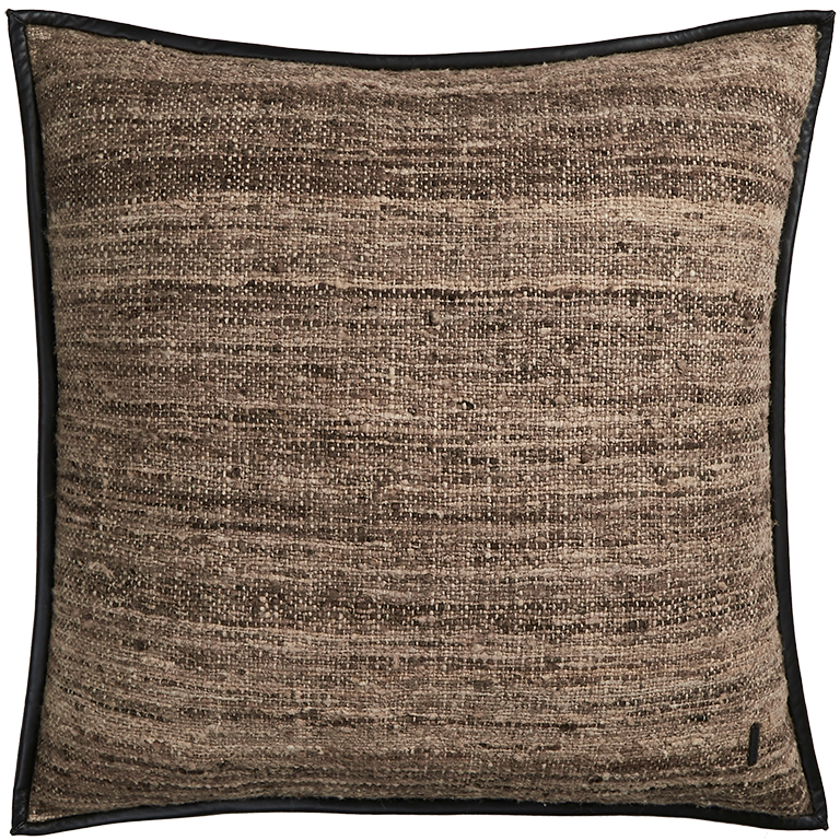 de Le Cuona | Wild Silk Cushion with Leather Trim – Natural