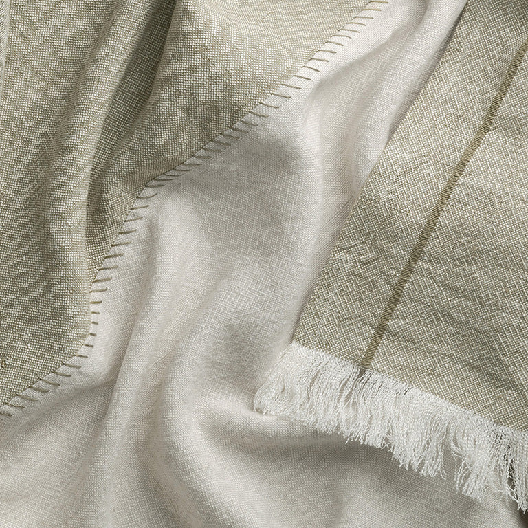 de Le Cuona | Haiku Panel Throw – Pond/Paper