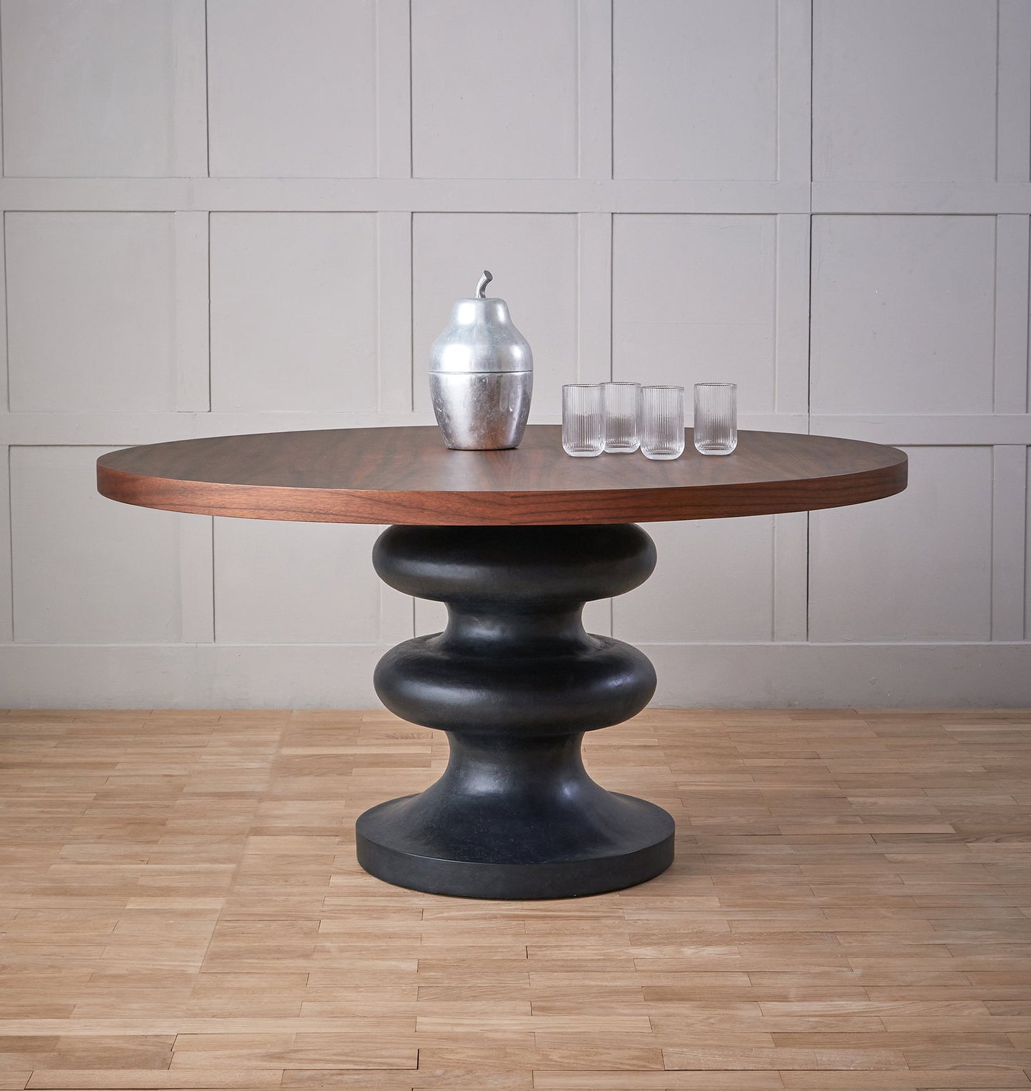 Julian Chichester | Carlo Table