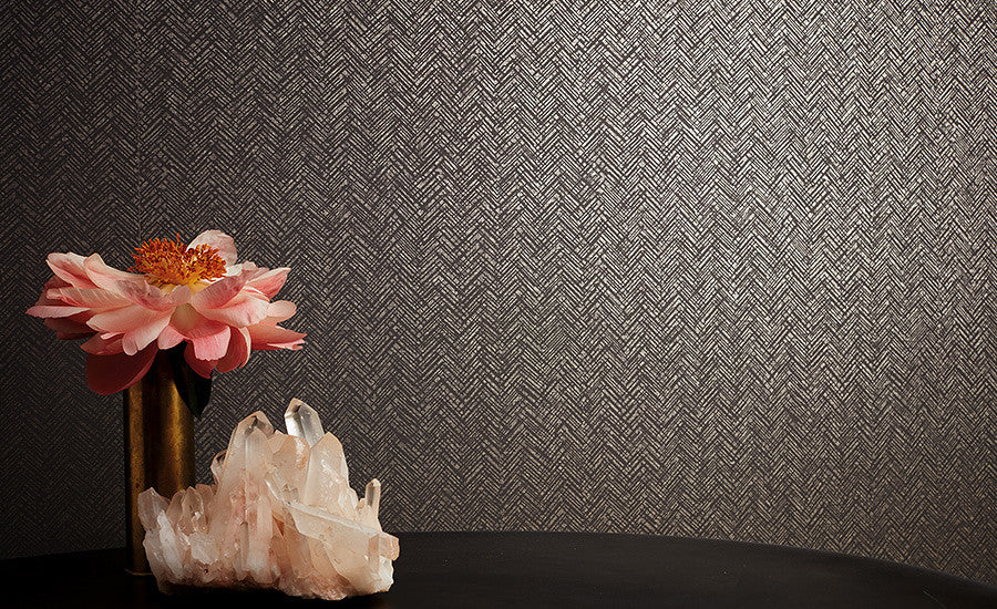 Pierre Frey Romo | Edie Wallcovering – Chalk — scenography