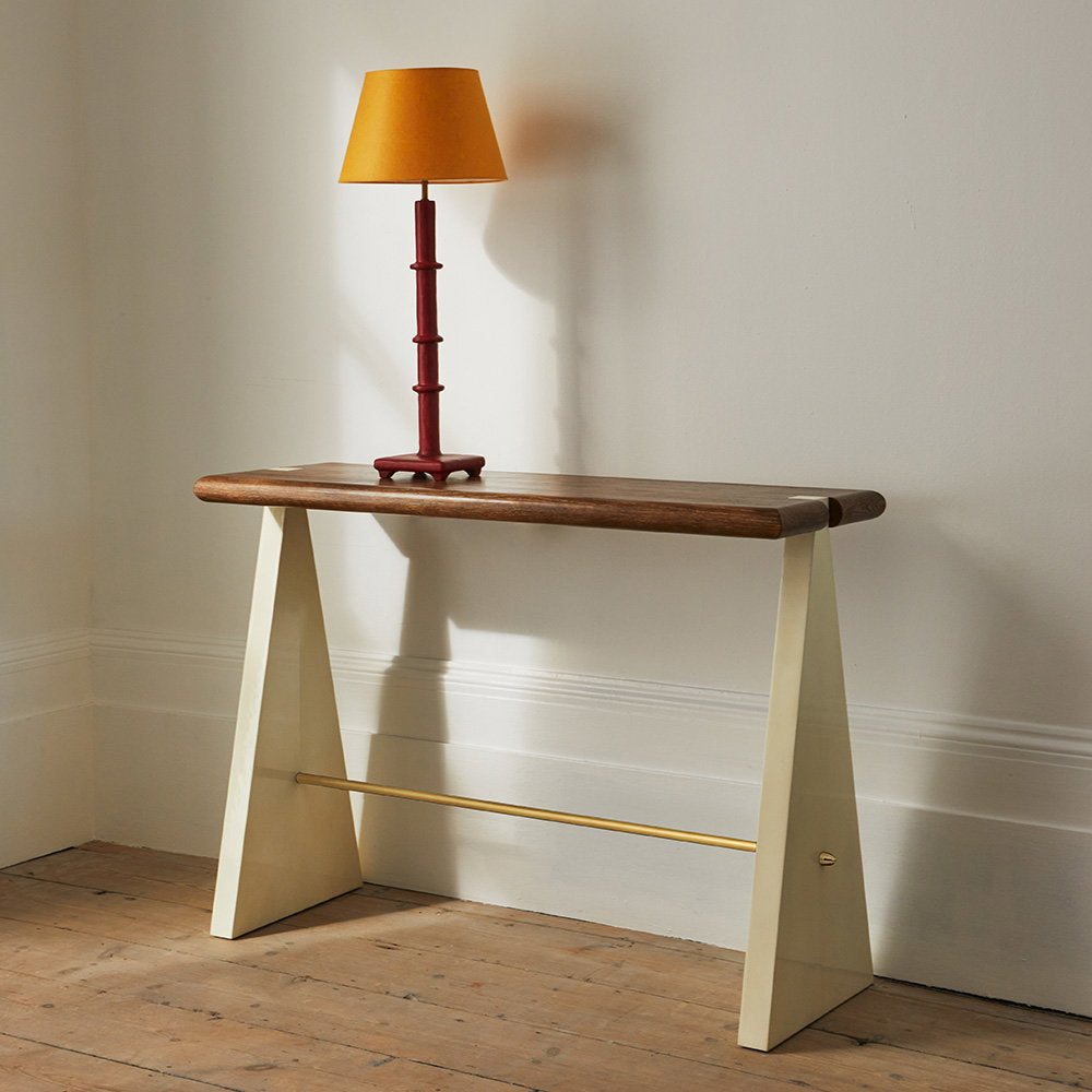 Julian Chichester | Hum Console