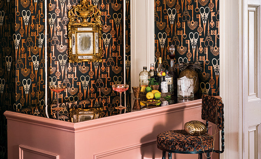 Pierre Frey Romo | Roxanne Wallcovering – Powder Room — scenography