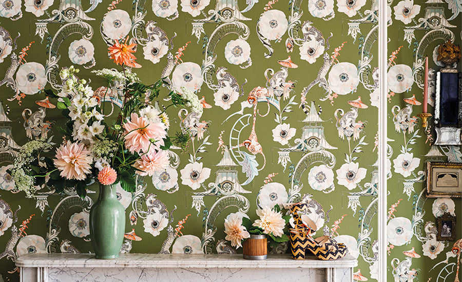 Pierre Frey Romo | Roxanne Wallcovering – Moonstone — scenography