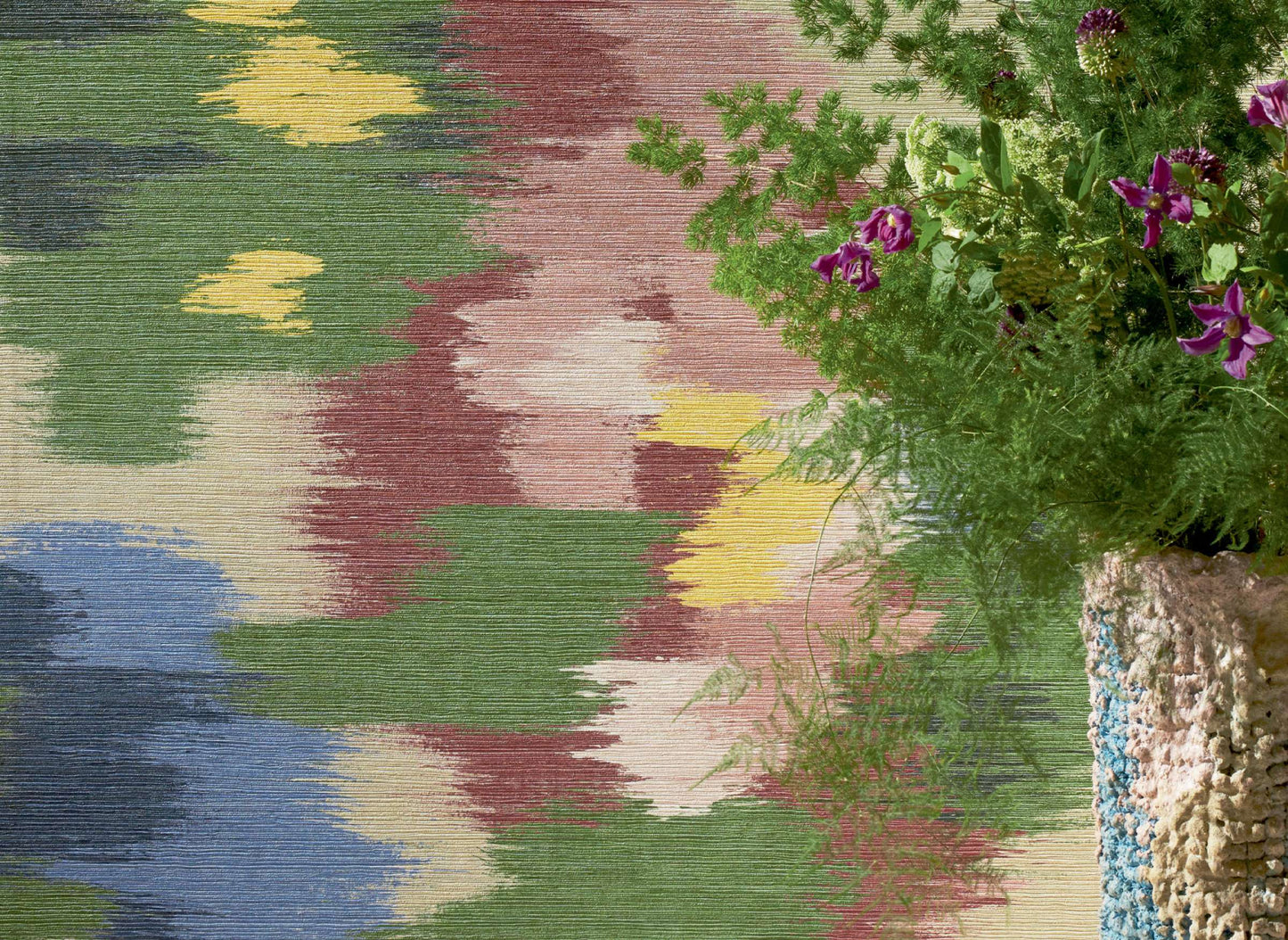 Elitis | Matières à réflexions Abstract floral 3m x 3m VP 981 01 - room scene