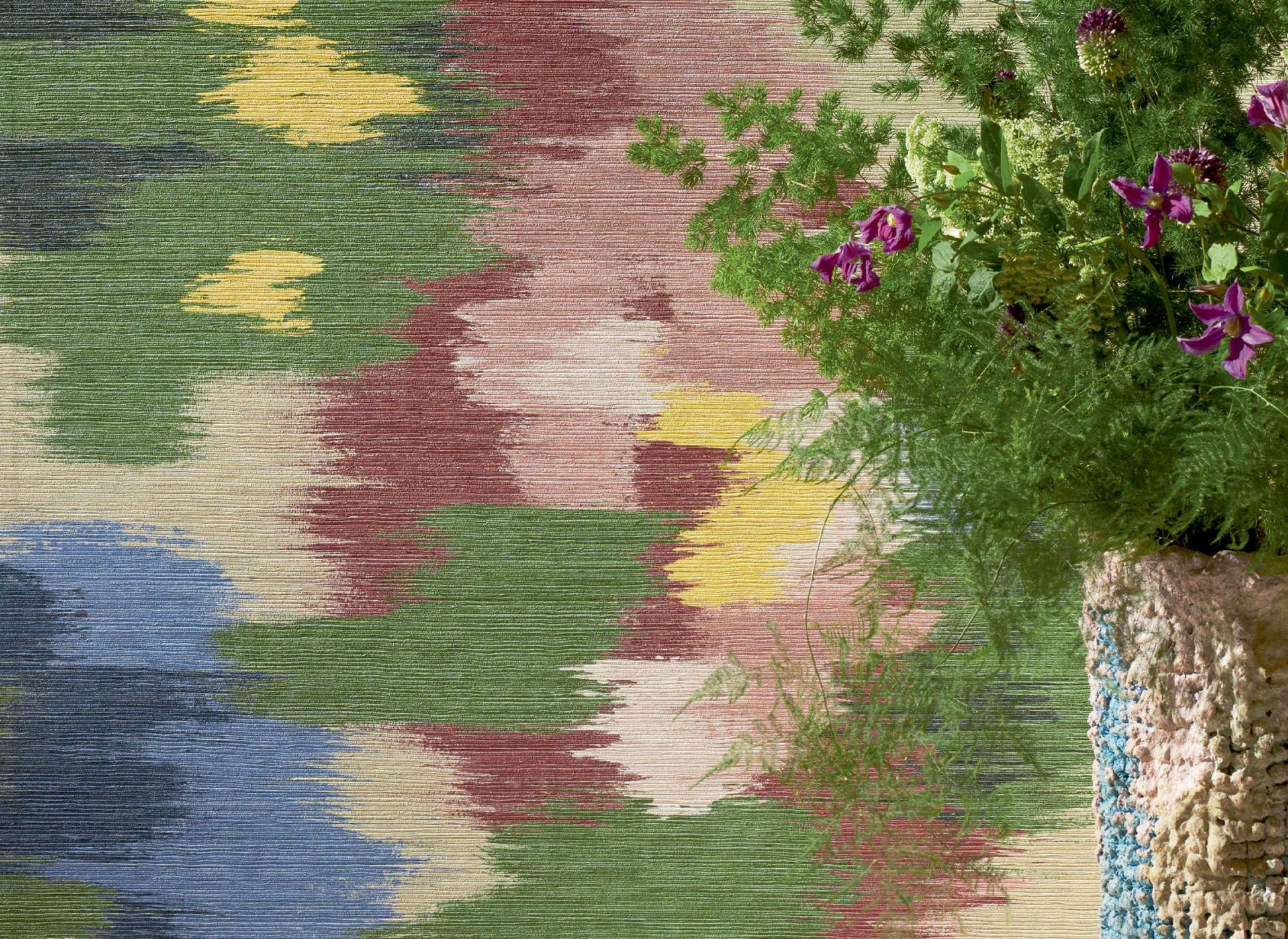 Elitis | Matières à réflexions Abstract floral 3m x 3m VP 981 04 - room scene
