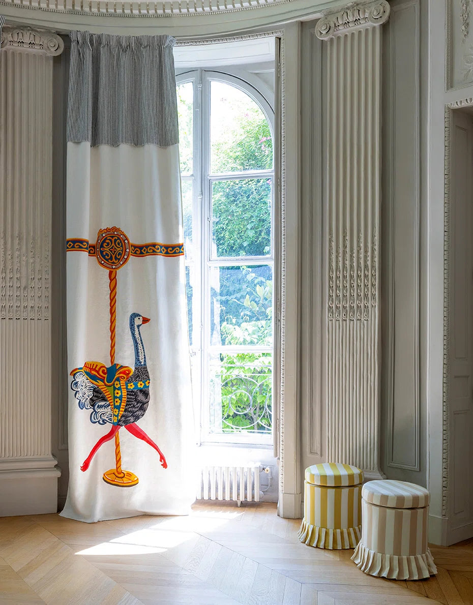 Pierre Frey L'autruche du carrousel — scenography