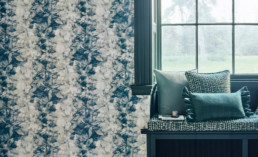 Pierre Frey Romo | Sarita Wallcovering – Shadow — scenography