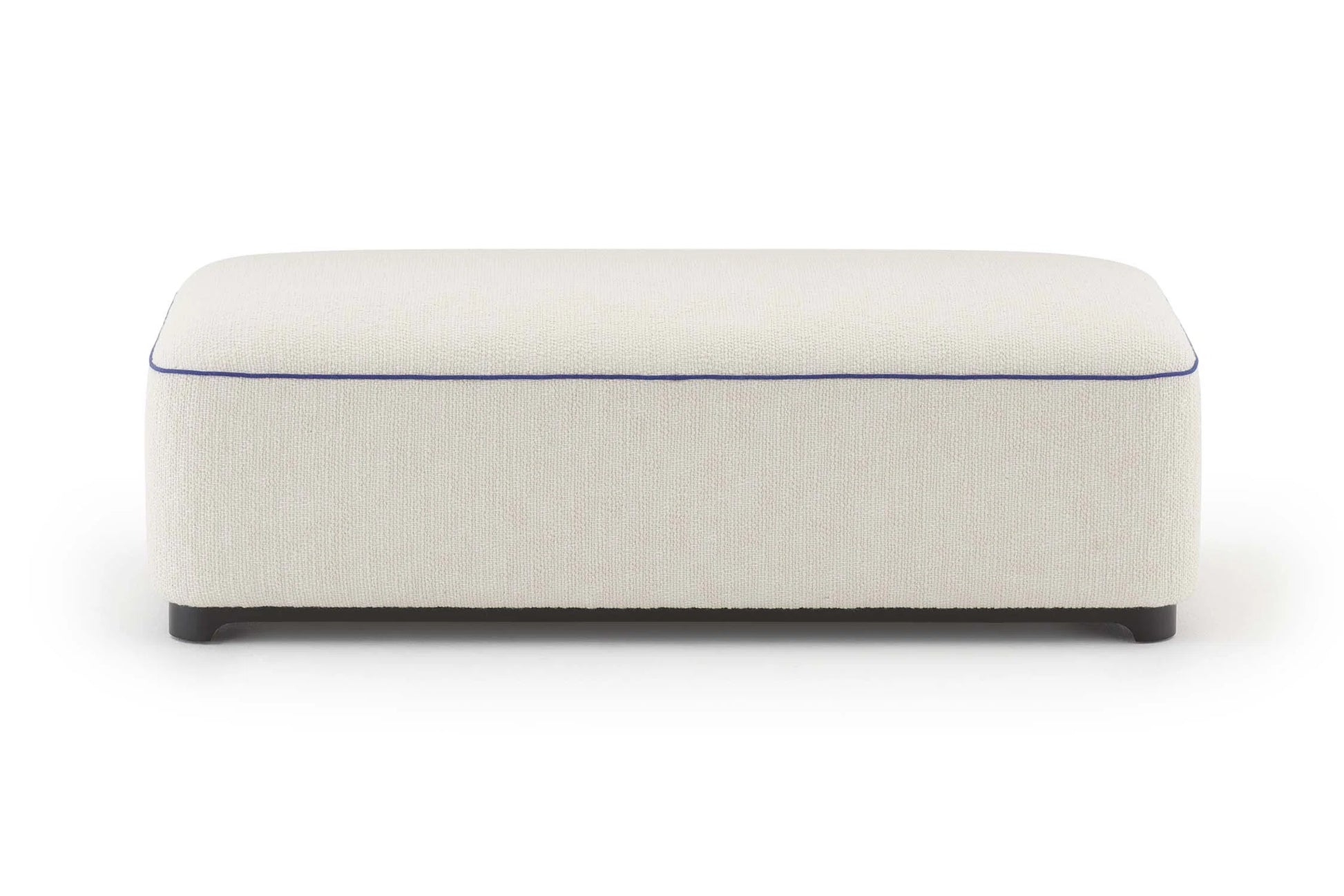 Pierre Frey Dolmen - Lacquered beech frame; Piping - Simple seams - Stretched fabric upholstery; Wooden base - Visible wood legs