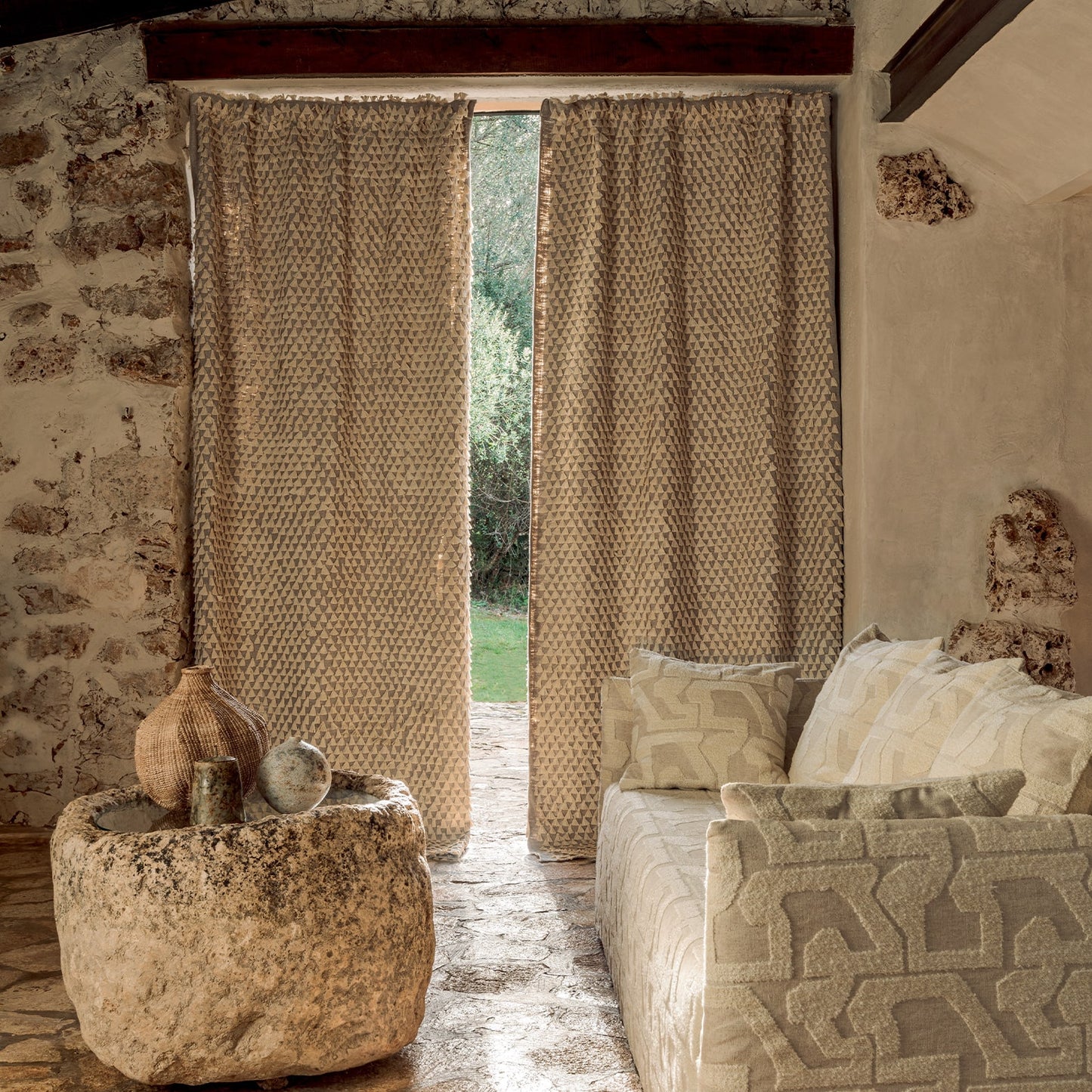 Elitis | Finca - room scene