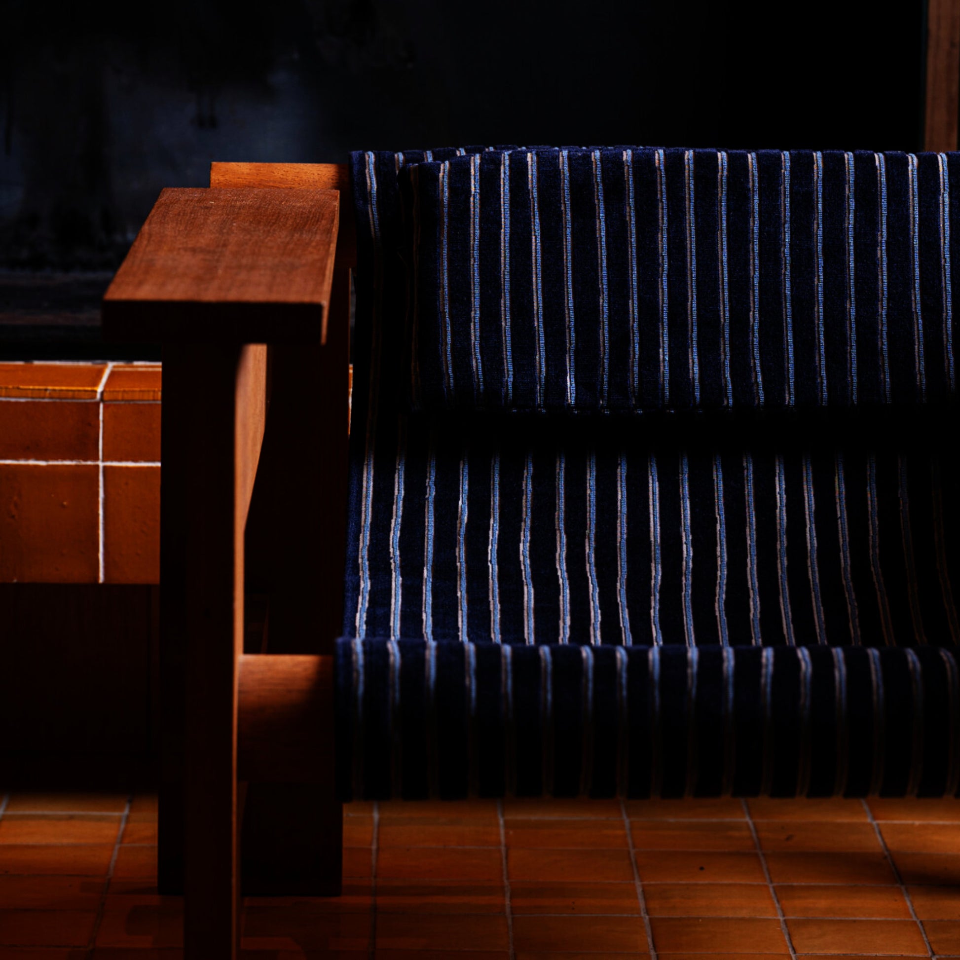 Elitis | Miki - room scene