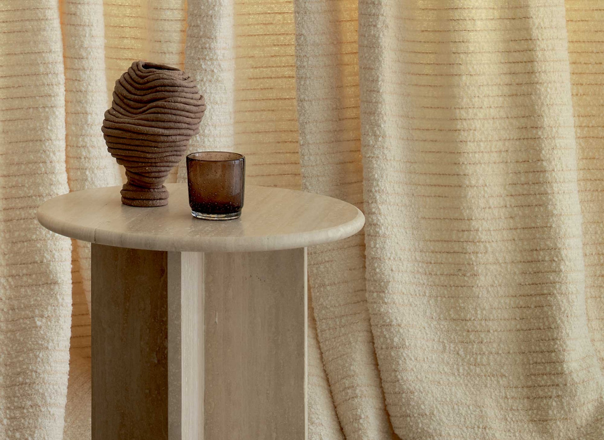 Elitis | Kirsten - room scene
