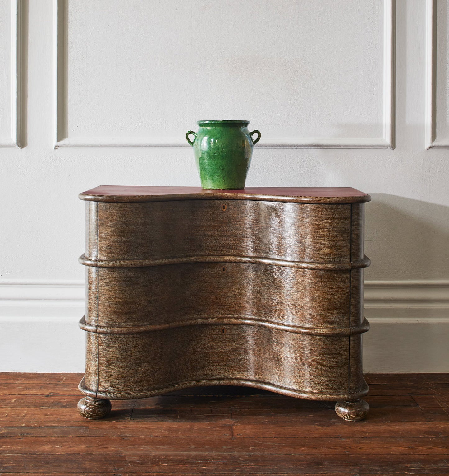 Bow Chest