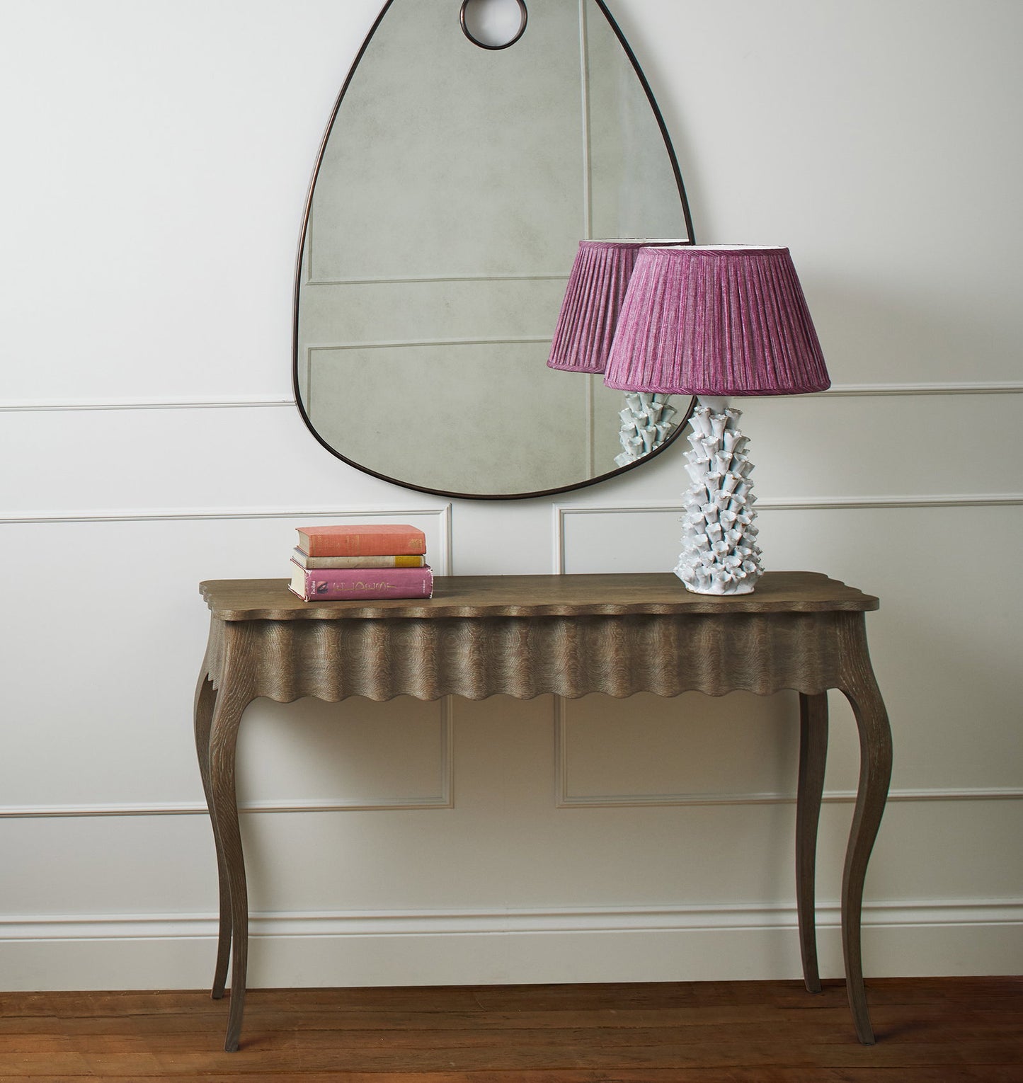 Julian Chichester | Curvy Console